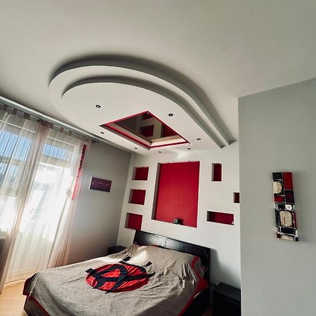 Modern Apartment On Mechnikova Street 18 Лвив Екстериор снимка