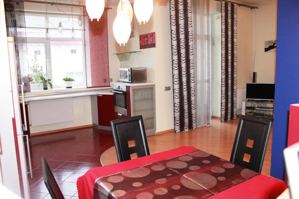 Modern Apartment On Mechnikova Street 18 Лвив Екстериор снимка